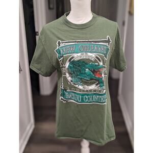 Louisiana Bayou Country New Orleans Green Alligator T Shirt 90s Skater Gator